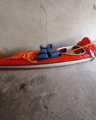 Kayak in vetroresina 4 m per lago, fiume o mare