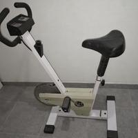 Cyclette per fare esercizio in casa