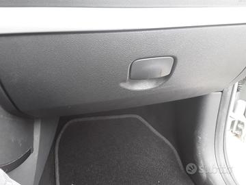 VANO PORTAOGGETTI RENAULT Clio Serie (08>15)