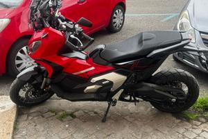 Honda X-ADV 750 u