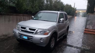 AUTOCARRO AZIENDALE MITSUBISHI PAJERO UNICO PROPRI