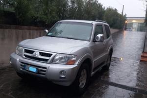AUTOCARRO AZIENDALE MITSUBISHI PAJERO