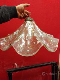 Lampadario in vetro satinato 