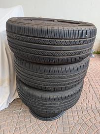 gomme auto pari a nuovo 