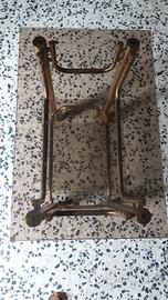 Tavolino in ottone con rotelle