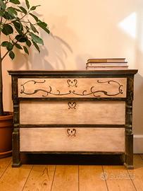 Comò antico decorato – XIX secolo