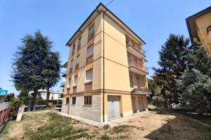 Forli' - quadrilocale al 1°piano con garage