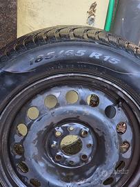 Gomme invernali complete di cerchione 165/65 R15