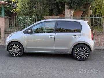 VW eco up a Metano.