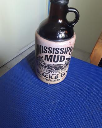 Bottiglia vuota di Mississippi Mud Black &Tam beer