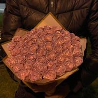 Fiori realizzati con nastri di raso