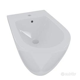 Bidet filo parete in ceramica bianco lucido