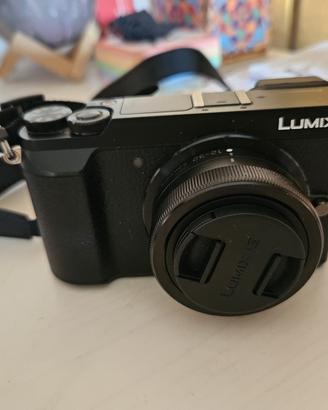 FOTOCAMERA PANASONIC Lumix GDMC-GX80K come nuova!