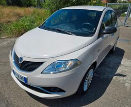 Lancia Ypsilon 1.2 69 CV 5 porte Silver