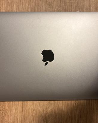 MacBook Pro 13” (2018) – 16GB RAM – 512GB SSD