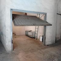 Magazzino /garage/box via Paisiello 31