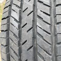 Gomme Yokohama 225 60 17  99 V