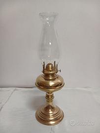 Lampada a petrolio in ottone anni 50