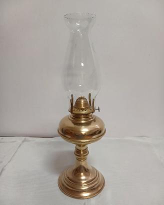 Lampada a petrolio in ottone anni 50