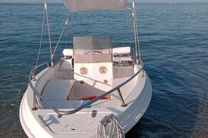 Barca 4,70 m motore Yamaha 40 cv