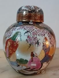 Vaso Satsuma Giapponese Dipinto a Mano