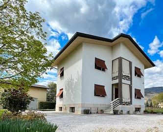 CASA e TERRENO EDIFICABILE