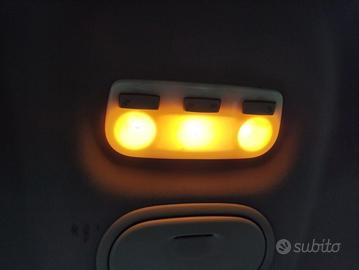 Plafoniera anteriore RENAULT SCENIC del 2013