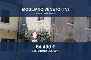 Immobile in asta di 450 m² con più di 5 locali a M