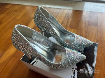 Scarpe da donna con strass e tacchi