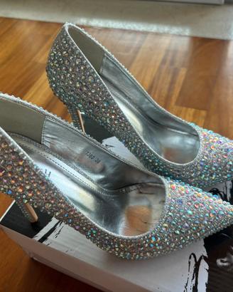 Scarpe da donna con strass e tacchi