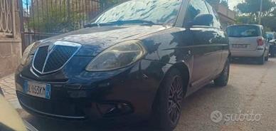 Lancia Ypsilon momo design