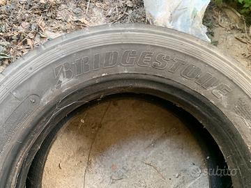 2 Gomme BRIDGESTONE  205/75 r17.5