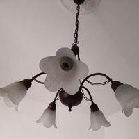 Lampadario con portalampade in vetro a corolla