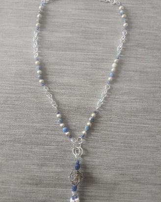 Collana colore argento e blu