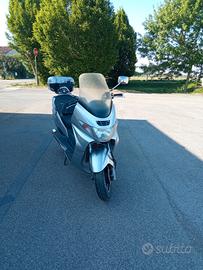 Suzuki Burgman 400