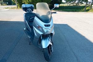 Suzuki Burgman 400