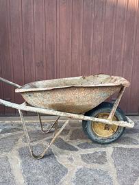 Carriola in acciaio zincato da 75 lt