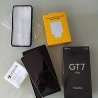 Realme GT7 Pro 12/512 GB + caricabetteria 120W