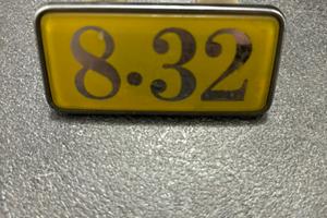 Lancia Thema 8.32 logo calandra