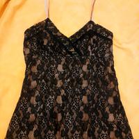 Elegante top nero in pizzo