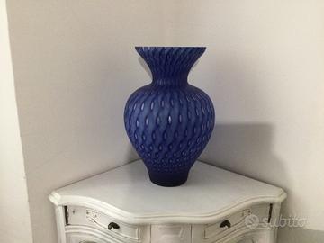 Vaso blu moderno