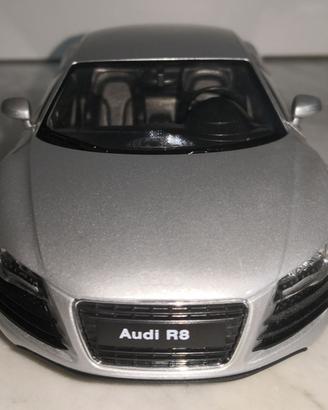 AUDI R8 4.2 FSI V8 (2007), 1/24 WELLY