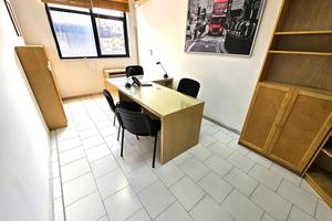 Locale Ufficio Arredato pronto per E-commerce