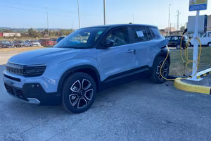 Jeep Avenger Summit BEV