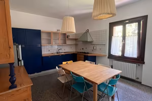 Casa luminosa con giardino