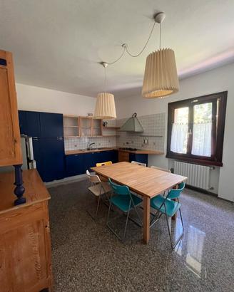 Casa luminosa con giardino