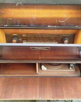 Mobile Radio"Saba-Freudenstadt8"+Giradischi "Dual"