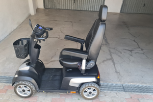 Scooter elettrico per disabili/anziani