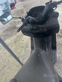 Suzuki Burgman 400