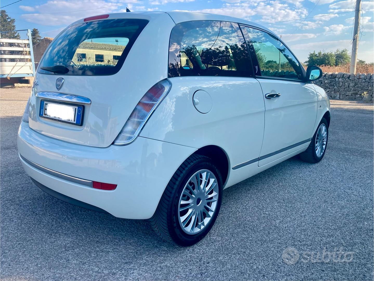 Dacia Ypsilon 2011 photo 3